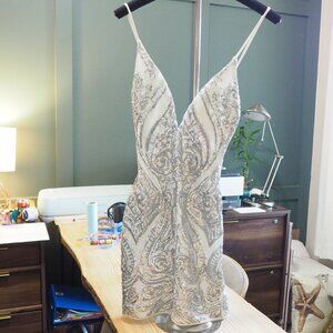 Women's Windsor White and Silver Sequin Dress Size Small